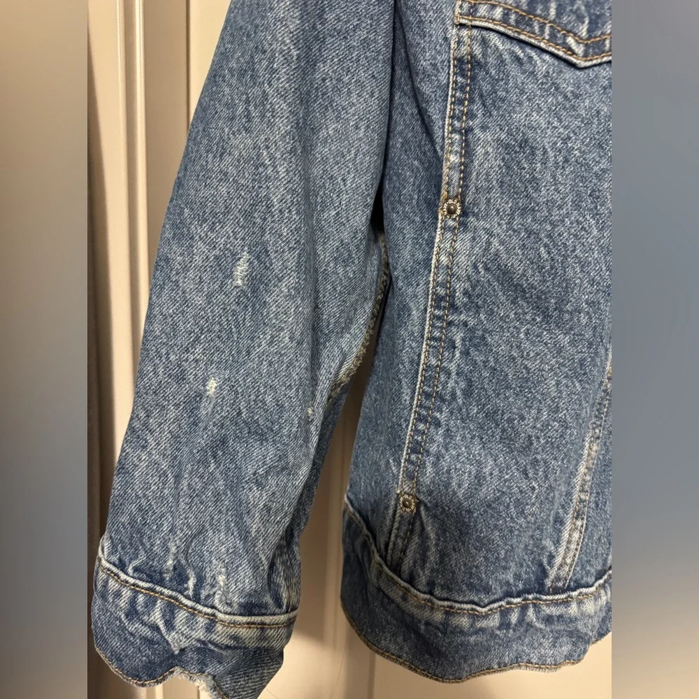 Classic Jean Jacket for Women -  Old Navy - Picture 4 of 8